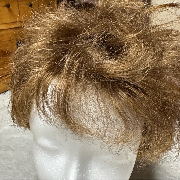 IOB Paula Young Cover Girl Whisper Lite Wig A2182 in Light Golden Brown Average - Picture 5 of 9